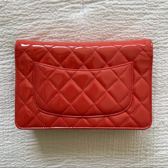 Chanel Patent Quilted Dark Pink Wallet On Chain WOC - Picture 2 of 12